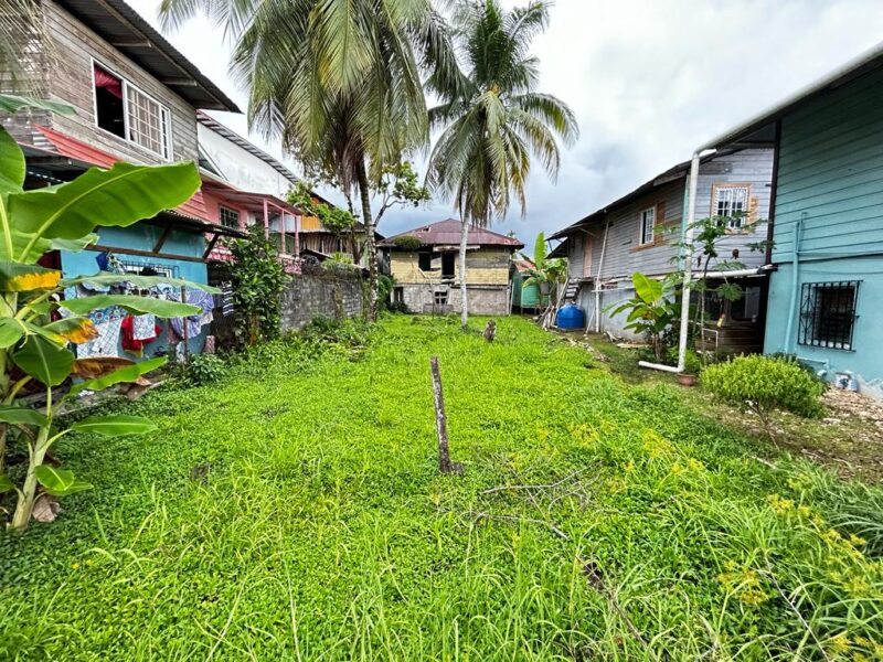 400m2 Titled Lot With Endless Development Possibility in Downtown Isla Colon